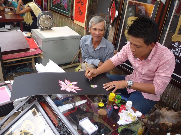 Ông đồ trẻ 'xuống phố' Sài Gòn - ảnh 5